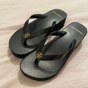 Tory Burch flip flops/Black